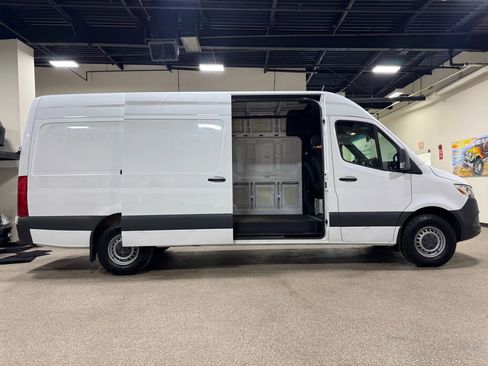 Used 2020 Mercedes-Benz Sprinter 2500 image 16