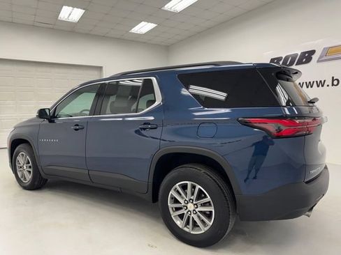 Used 2023 Chevrolet Traverse LT FWD image 7