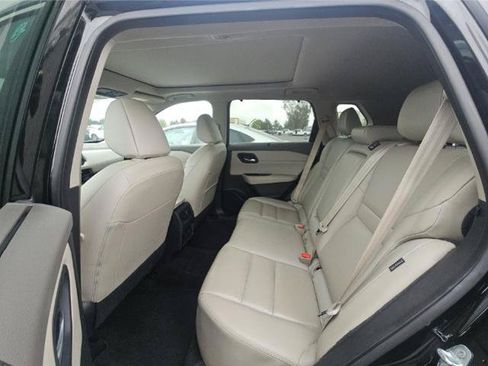 Certified 2023 Nissan Rogue SL w/ SL Premium Package FWD image 8