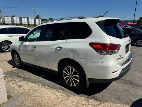 Used 2014 Nissan Pathfinder SV AWD/4WD image 5