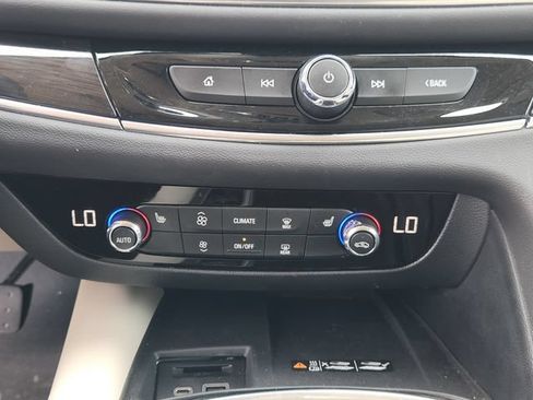 Used 2024 Buick Enclave Essence w/ Experience Buick Package AWD/4WD image 17