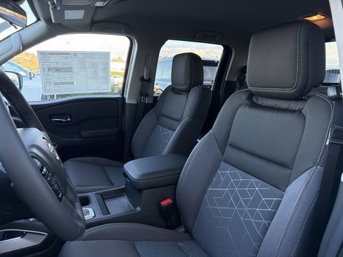 New 2026 Nissan Frontier SV w/ SV Convenience Package AWD/4WD image 14
