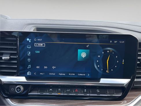 Used 2022 Chevrolet Silverado 1500 LT Trail Boss w/ Convenience Package II image 6