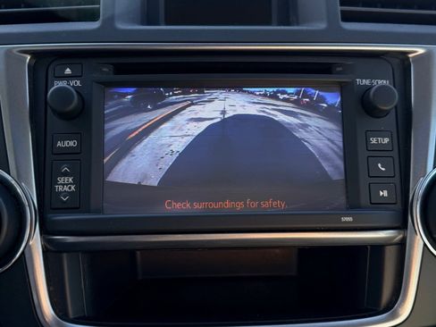 Used 2013 Toyota Highlander SE image 14