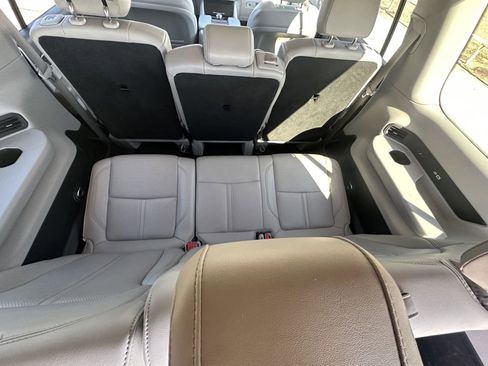 Used 2024 Jeep Wagoneer L Series II image 24