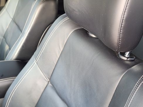 Used 2017 Jeep Grand Cherokee Limited image 18