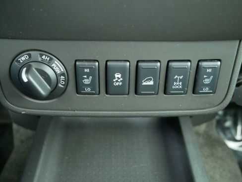 Used 2015 Nissan Xterra PRO-4X w/ Pro-4x Leather Package image 31