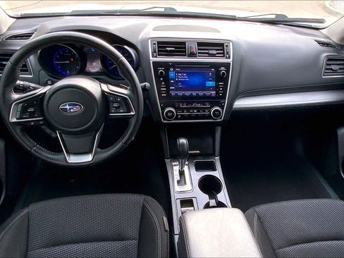 Used 2019 Subaru Outback 2.5i Premium image 15