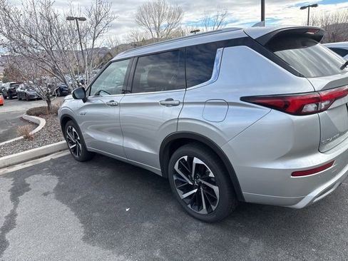 Used 2024 Mitsubishi Outlander SEL image 3