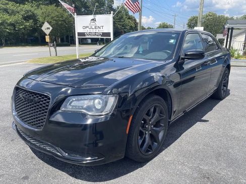 Used 2020 Chrysler 300 Touring w/ Sport Appearance Package RWD image 3