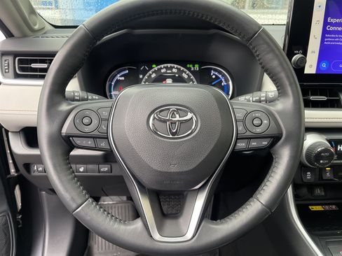 Used 2024 Toyota RAV4 XLE Premium image 24