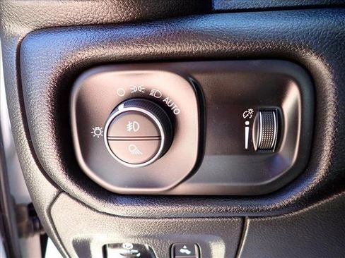 Used 2022 RAM 1500 Lone Star AWD/4WD image 15