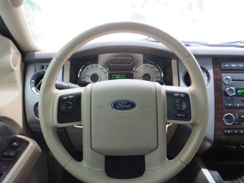 Used 2012 Ford Expedition XLT image 20