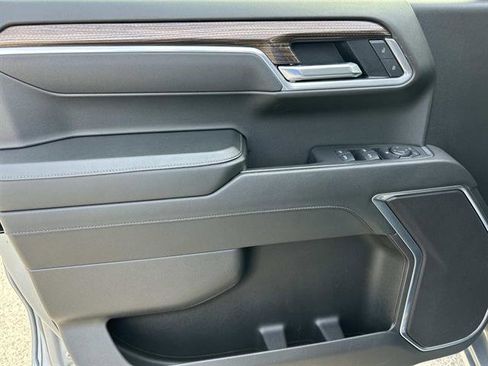 Used 2025 Chevrolet Silverado 1500 LT image 22