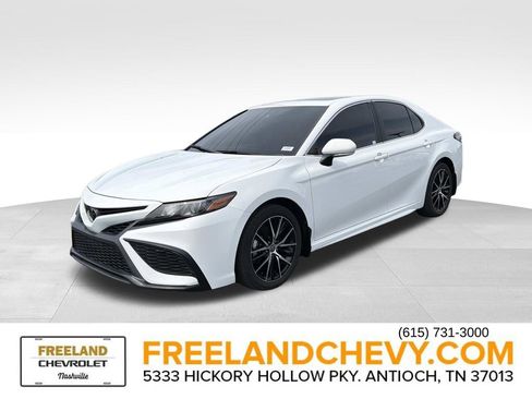 Used 2023 Toyota Camry SE w/ Convenience Package FWD image 7