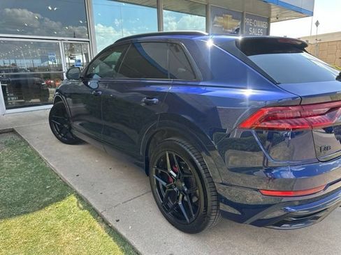 Used 2019 Audi Q8 Prestige w/ Luxury Package AWD/4WD image 3