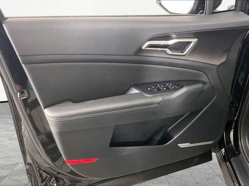 Certified 2026 Kia Sportage EX w/ EX Panorama Roof Package FWD image 19