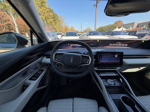 New 2026 Lincoln Nautilus Reserve image 9