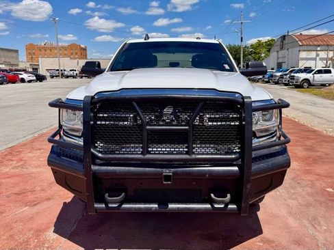Used 2022 RAM 2500 Tradesman w/ Chrome Appearance Group AWD/4WD image 2