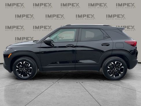 Used 2023 Chevrolet TrailBlazer LT w/ Convenience Package image 2