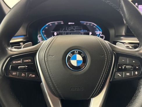 Certified 2023 BMW 530e w/ Convenience Package RWD image 11