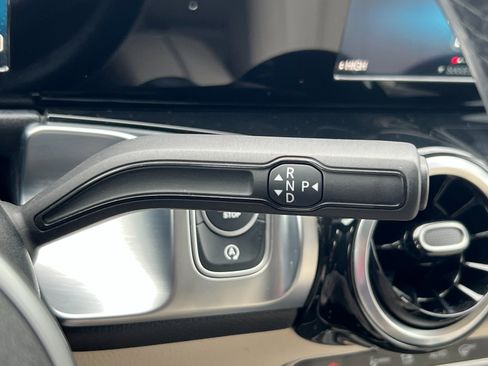 Used 2020 Mercedes-Benz GLB 250 4MATIC image 20