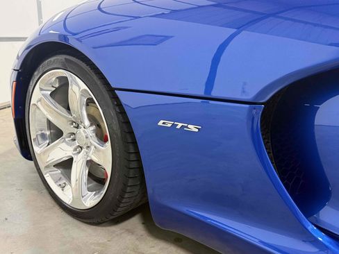 Used 2013 SRT Viper GTS w/ GTS Laguna Interior Pkg image 15