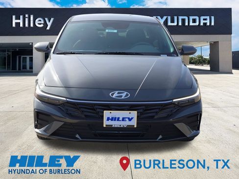Certified 2026 Hyundai Elantra SE FWD image 6