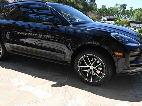 Used 2024 Porsche Macan AWD/4WD image 12