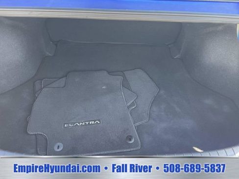 Used 2023 Hyundai Elantra SEL FWD image 5