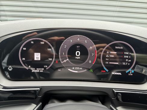 Used 2024 Porsche Cayenne Coupe AWD/4WD image 16