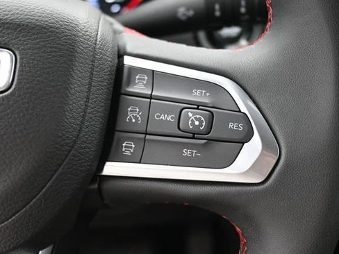 Used 2025 Jeep Compass Trailhawk AWD/4WD image 21
