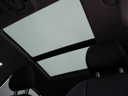 Used 2019 Audi Q8 Prestige image 5