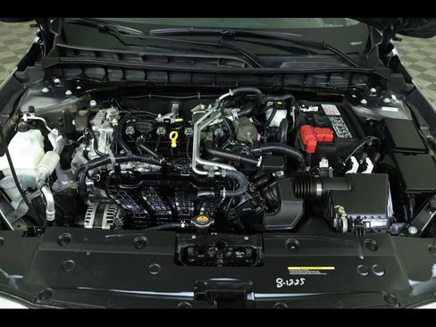 Used 2025 Nissan Altima 2.5 SV FWD image 18
