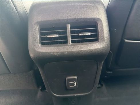 Used 2022 GMC Terrain SLT image 18