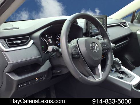Used 2023 Toyota RAV4 Limited image 9