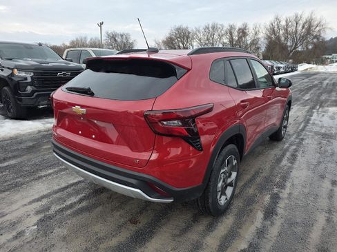 New 2026 Chevrolet Trax LT image 2