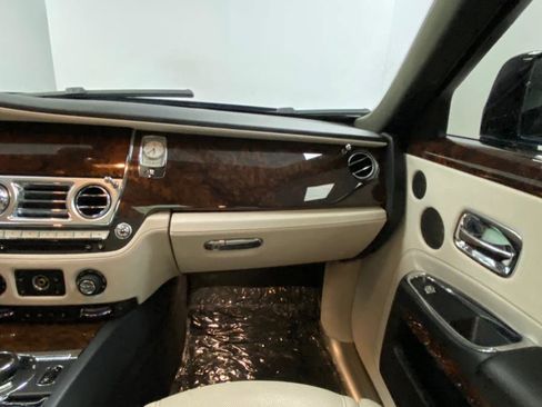Used 2016 Rolls-Royce Ghost image 17