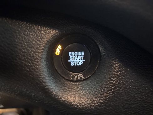 Used 2021 Jeep Cherokee Latitude Plus image 10