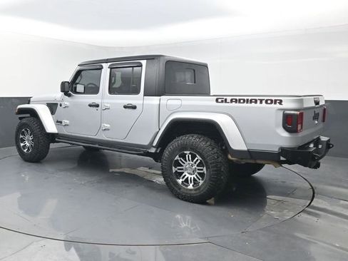 Used 2023 Jeep Gladiator Sport image 3