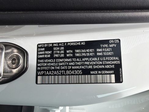 Used 2026 Porsche Macan AWD/4WD image 22