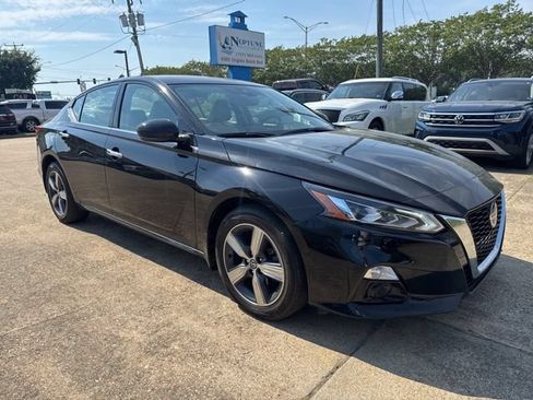 Used 2019 Nissan Altima 2.5 SL AWD/4WD image 3