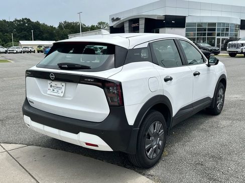 Used 2025 Nissan Kicks S FWD image 7