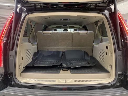 Used 2020 Cadillac Escalade ESV Premium Luxury w/ LPO, Radiant Package image 7