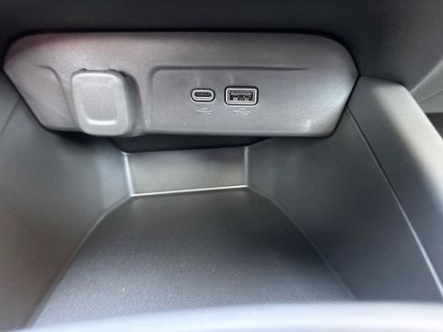 Used 2026 Chevrolet Trax RS w/ Sunroof Package FWD image 29