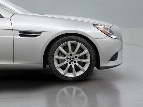 Used 2019 Mercedes-Benz SLC 300 image 39
