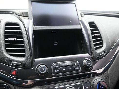 Used 2018 Chevrolet Impala Premier FWD image 31