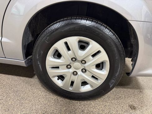 Used 2018 Dodge Grand Caravan SE image 62