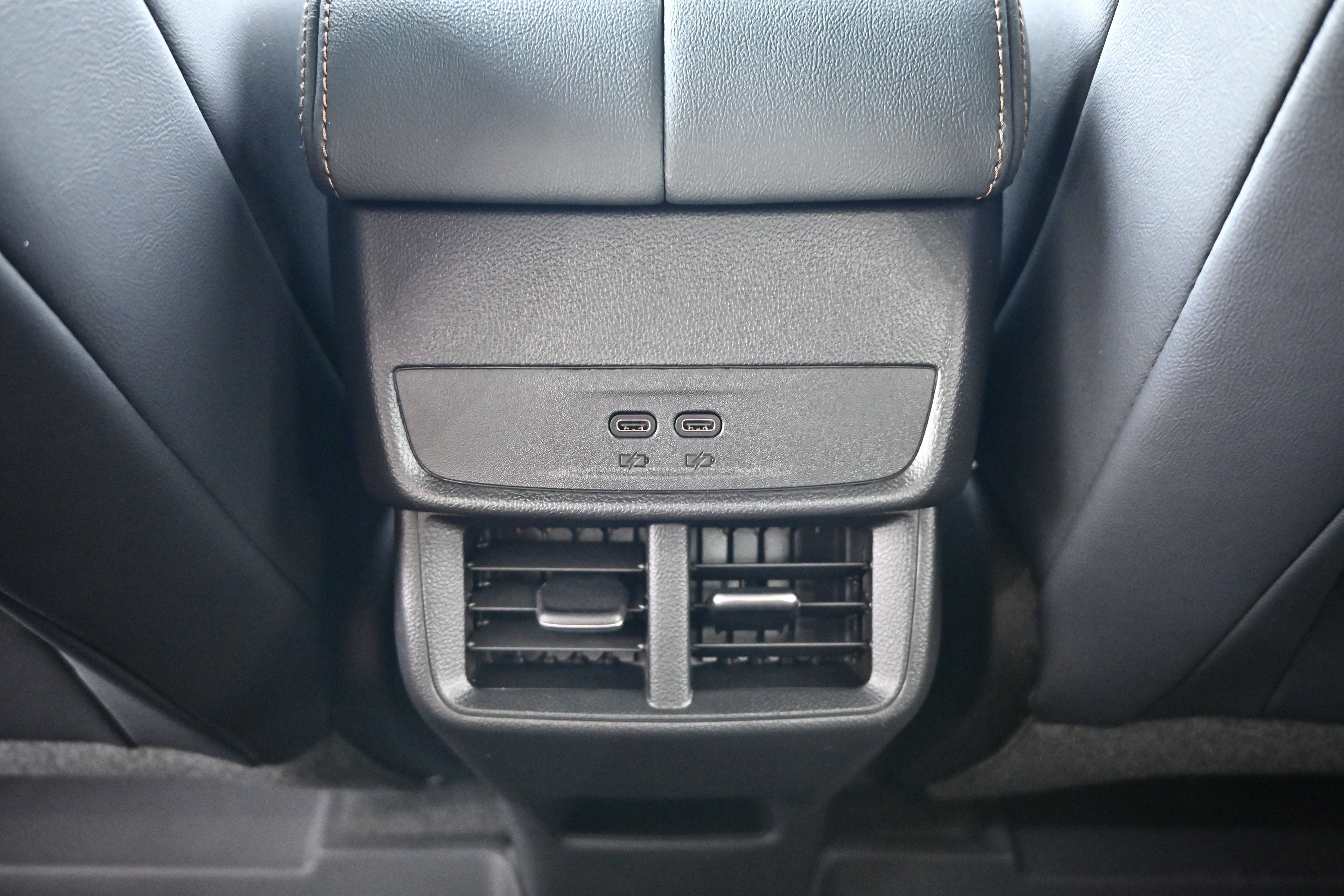 New 2027 GMC Terrain AT4 w/ Technology Package II AWD/4WD image 16