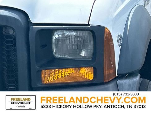 Used 2006 Ford F550 2WD Regular Cab Super Duty image 10